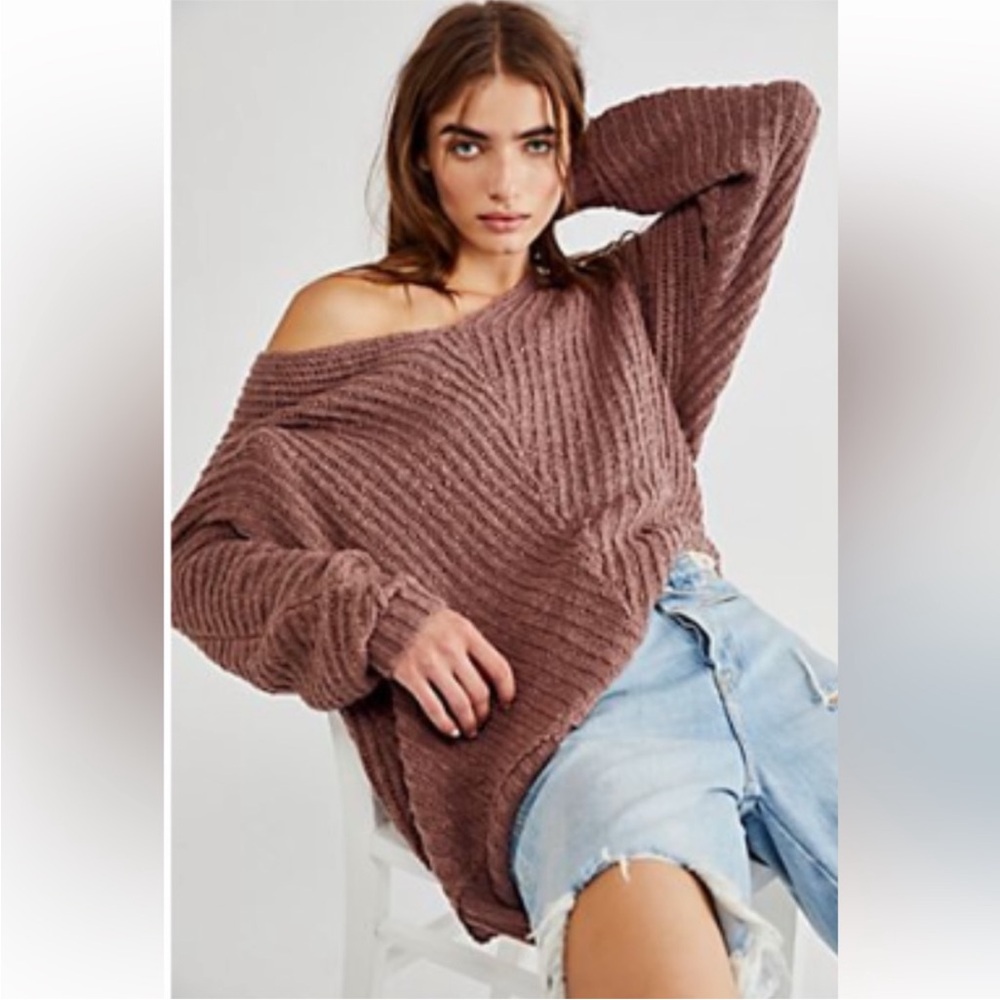 FREE PEOPLE Sunset V-neck Sweater in Brown Chucky Knit Oversized Ribbed Knit